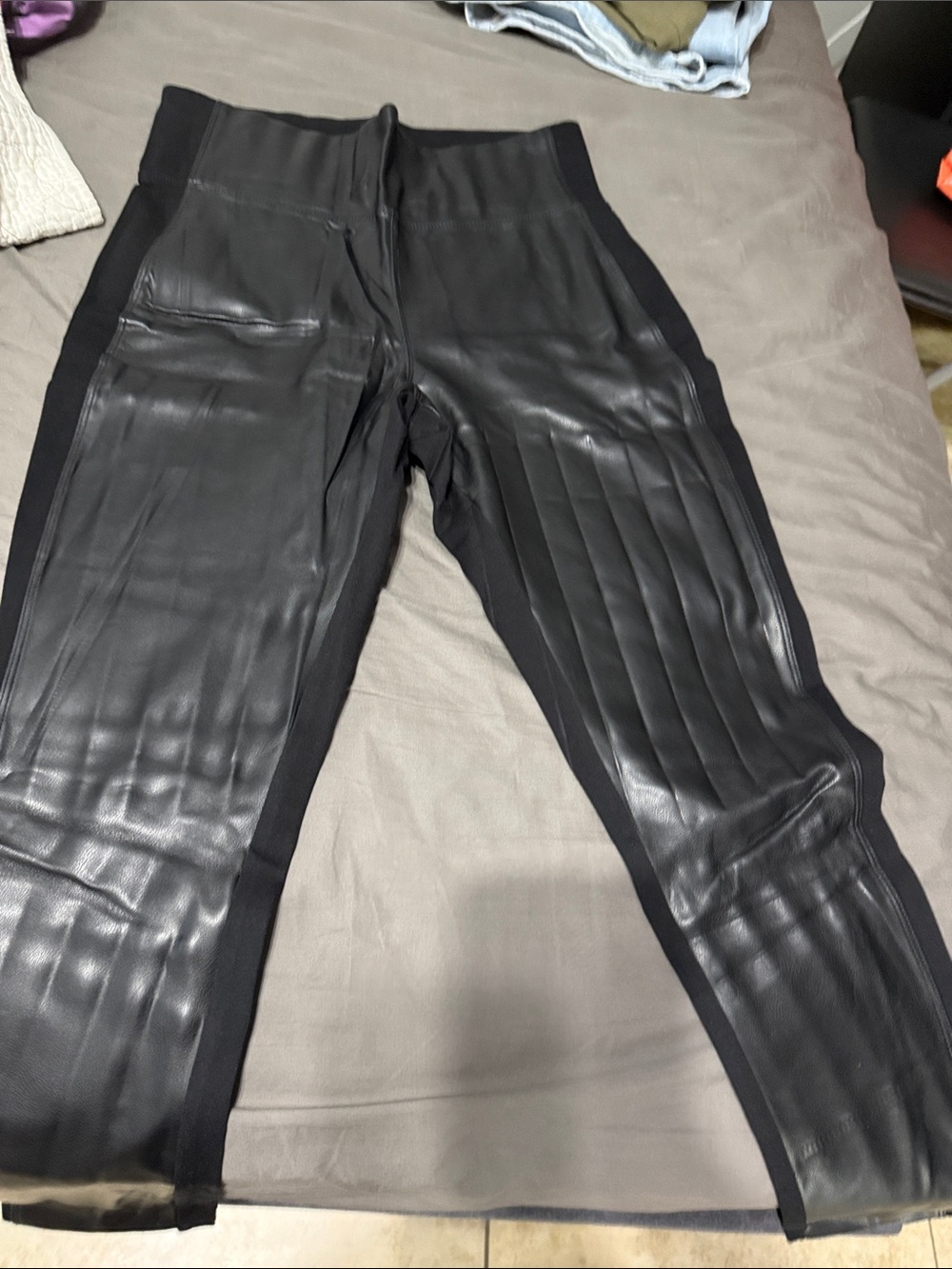Black women’s Calvin Klein Faux-Leather Paneled legging pants medium
